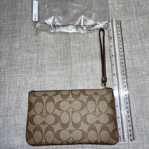 Coach Hand-wallet